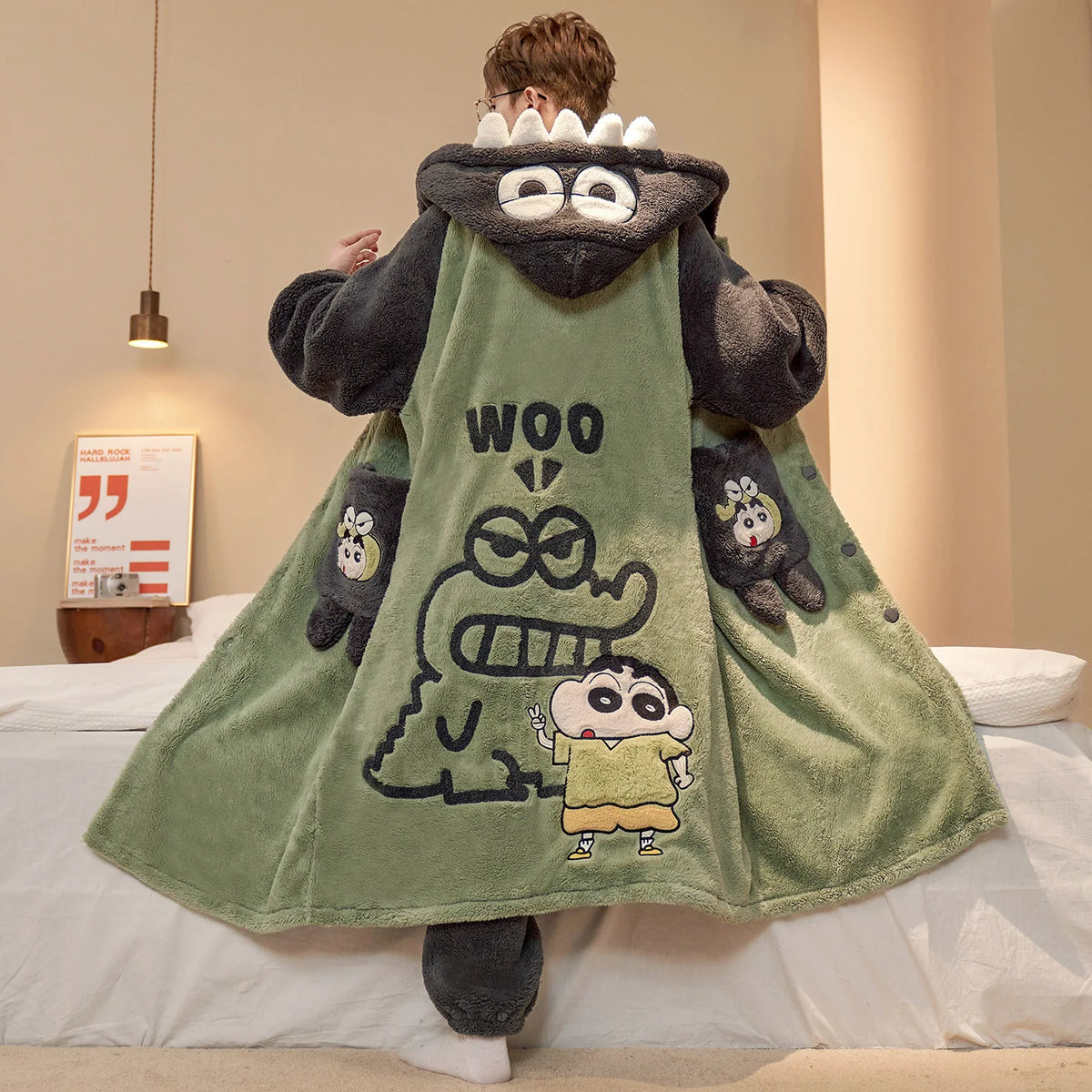 Green Shin-chan dressing gown with crocodile