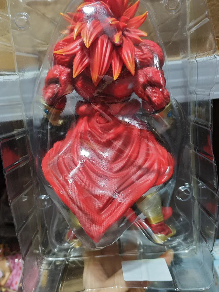 Dragon Ball Figurine - Broly met rode vacht en lang paars haar
