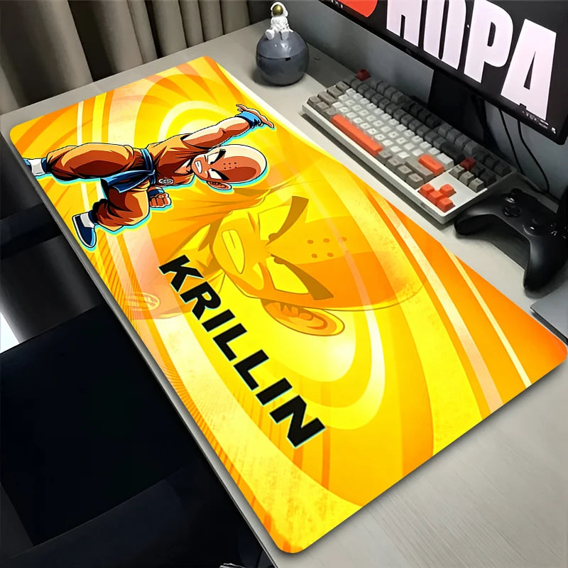 Tapis de souris jaune et noir Dragon Ball - Krilin en gros plan