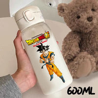 Goku aux bras croisés