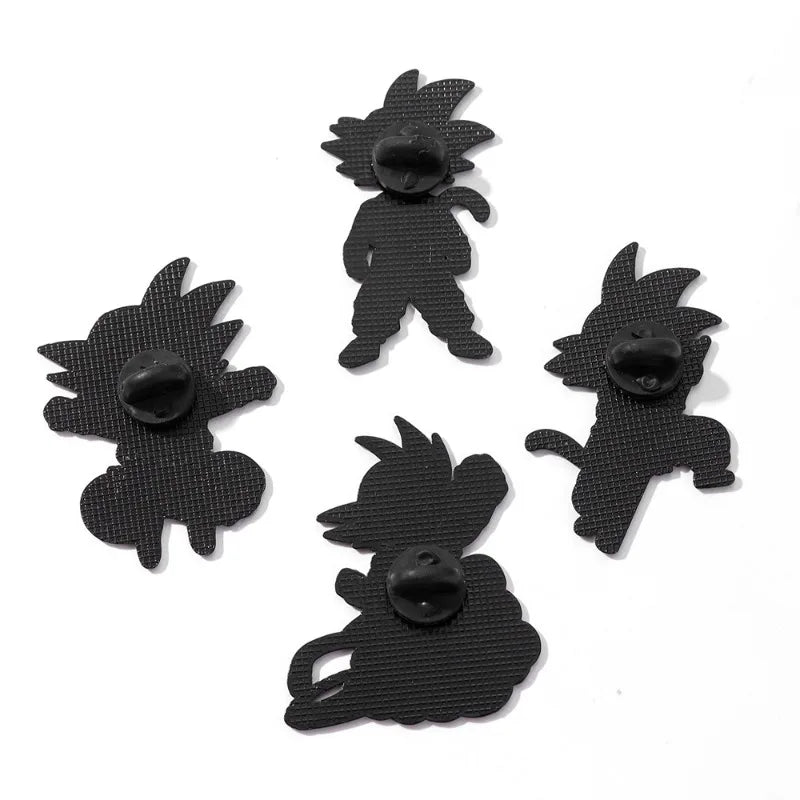 Pin's Dragon Ball - Goku enfant debout en tenue orange