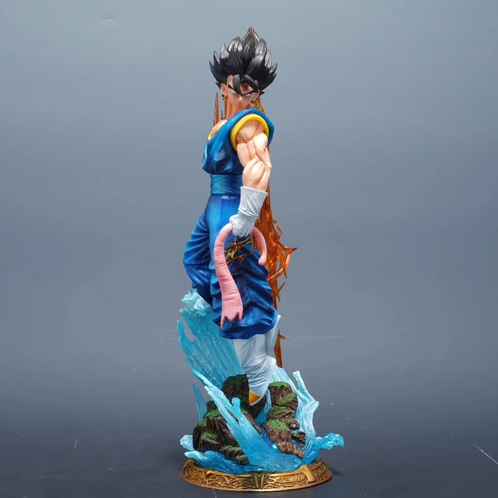 Figura Dragon Ball - Vegetto sobre base con efectos naranjas y azules