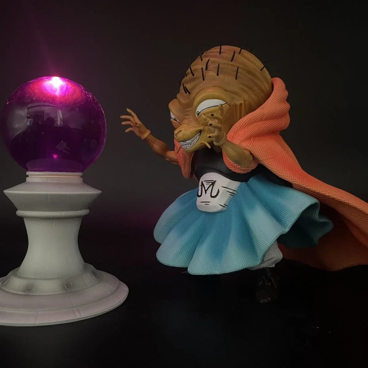 Dragon Ball Figur - Babidi und lila Kristallkugeln