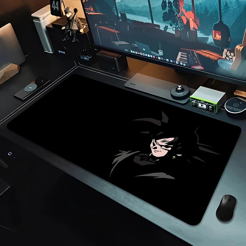 Schwarze Mausmatte Dragon Ball - Silhouette von Goku mit weißem Haar