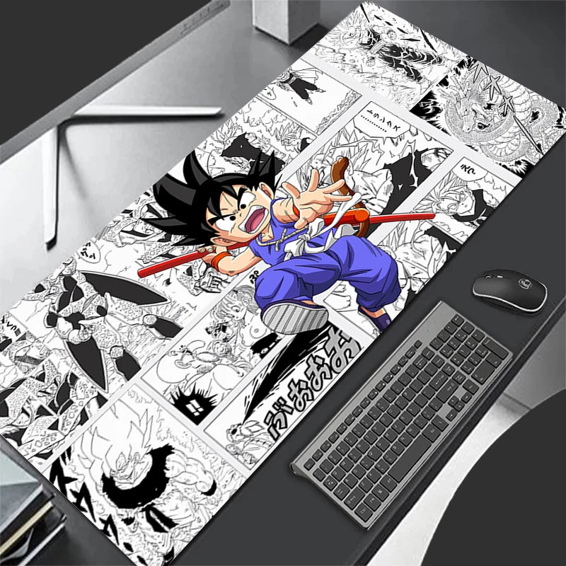 Tapis de souris noir et blanc Dragon Ball - Goku enfant en tenue violette