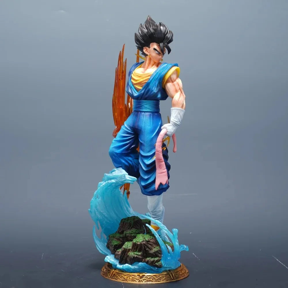 Figura Dragon Ball - Vegetto sobre base con efectos naranjas y azules
