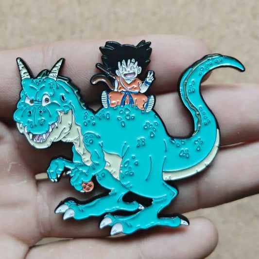 Dragon Ball Pin - Goku auf einem blauen Dinosaurier