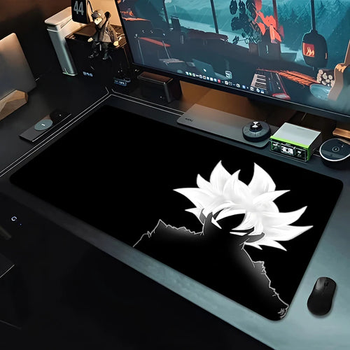 Schwarze Mausmatte Dragon Ball - Silhouette von Goku mit weißem Haar