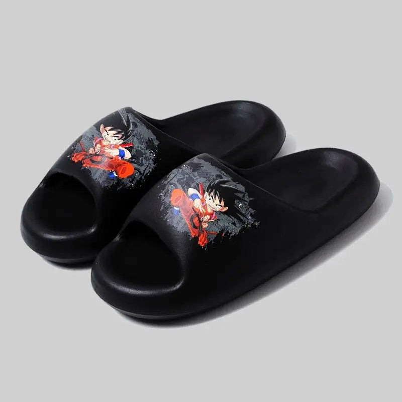 Claquettes noires Dragon Ball - Goku enfant sur fond sombre