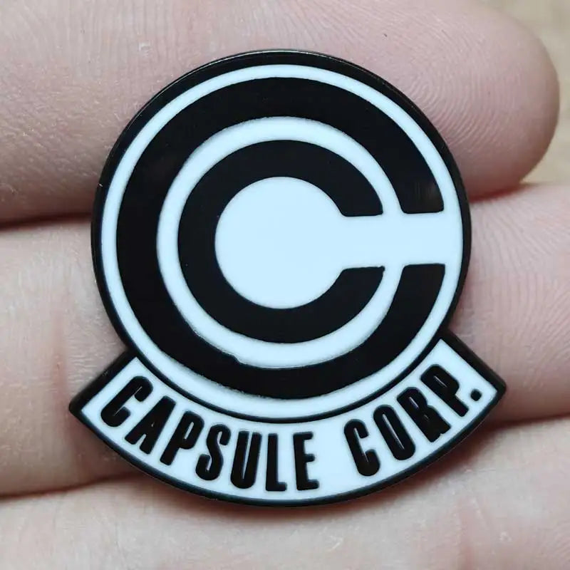 Pin’s Dragon Ball - Logo Capsule Corp noir et blanc