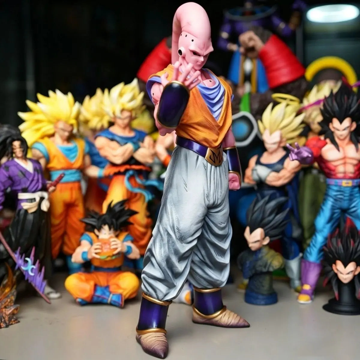 Action Figure Dragon Ball - Super Buu con il vestito di Gohan