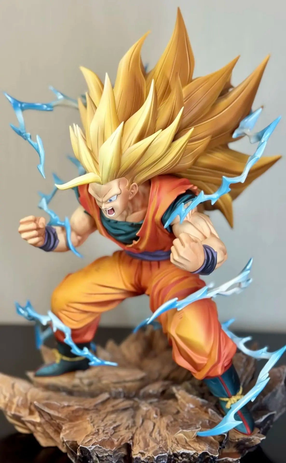 Dragon Ball Figure - Goku Super Saiyan 3 Aanvallen