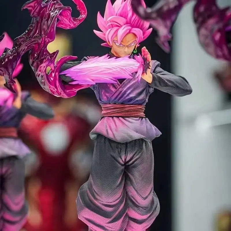 Dragon Ball beeldje - Black Goku Rosé en paars blad voor de maan