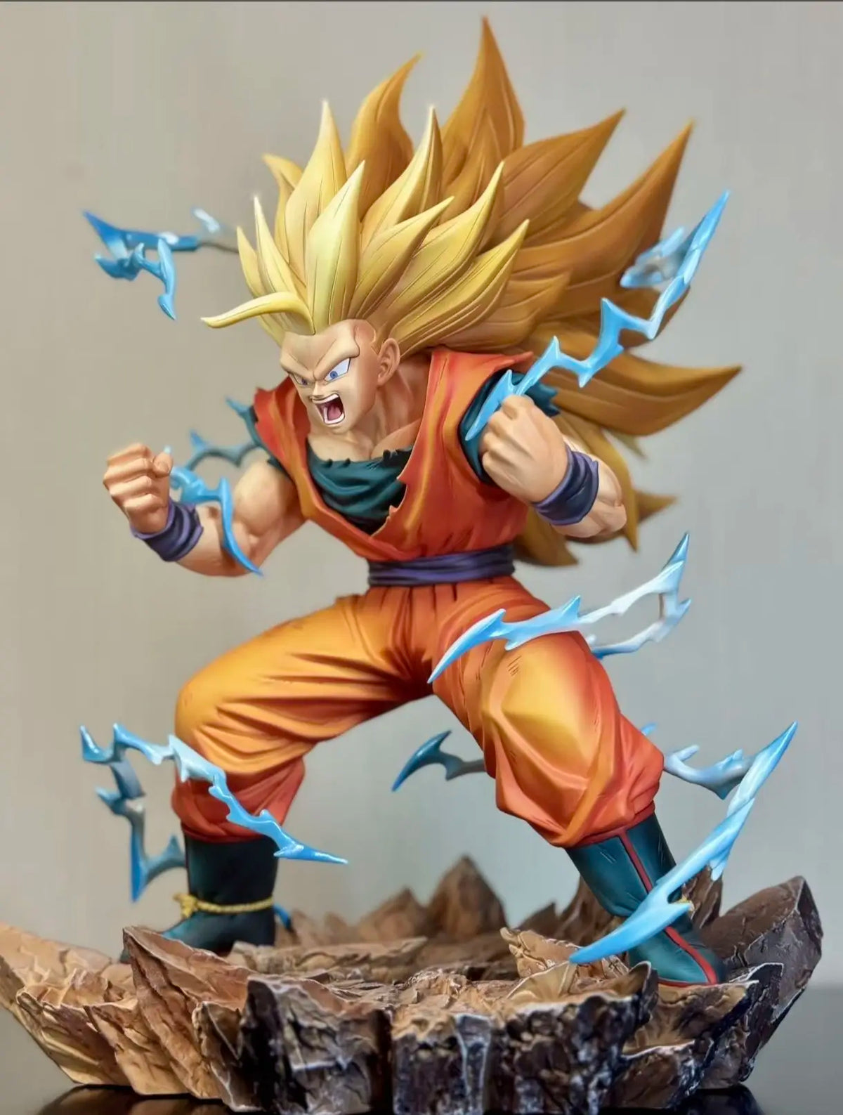 Dragon Ball Figure - Goku Super Saiyan 3 Aanvallen