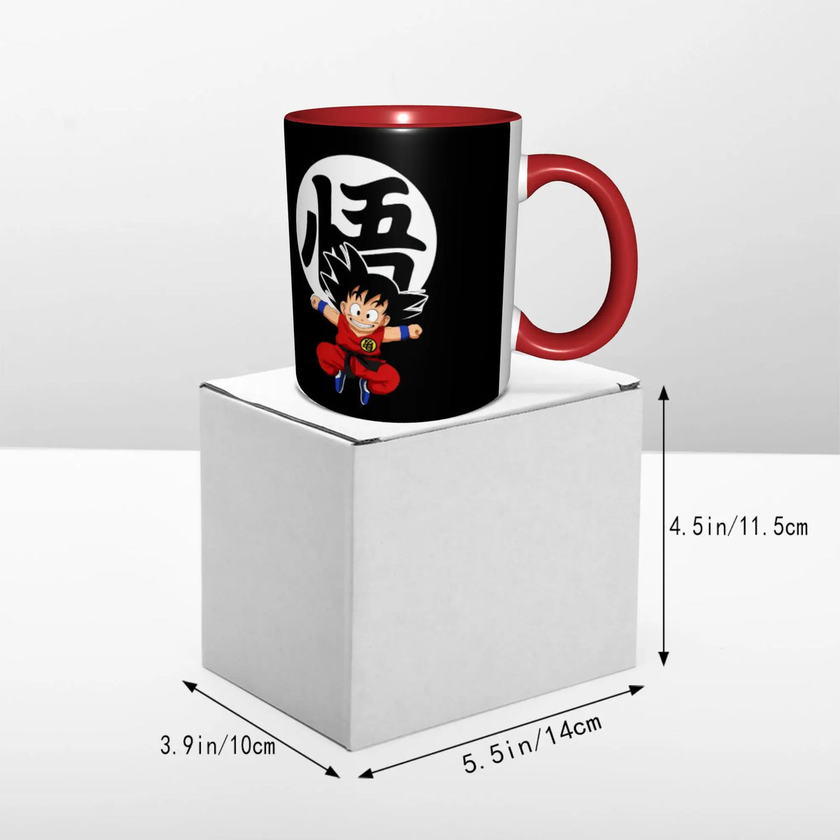 Tasse rouge Dragon Ball - Goku enfant devant son kanji