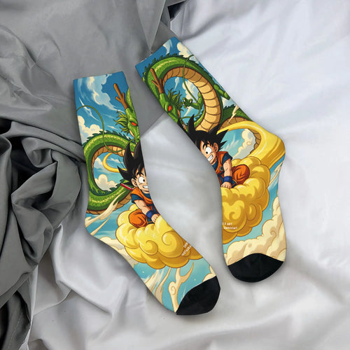 Dragon Ball hellblaue Socken - Goku und Shenron in goldenen Wolken