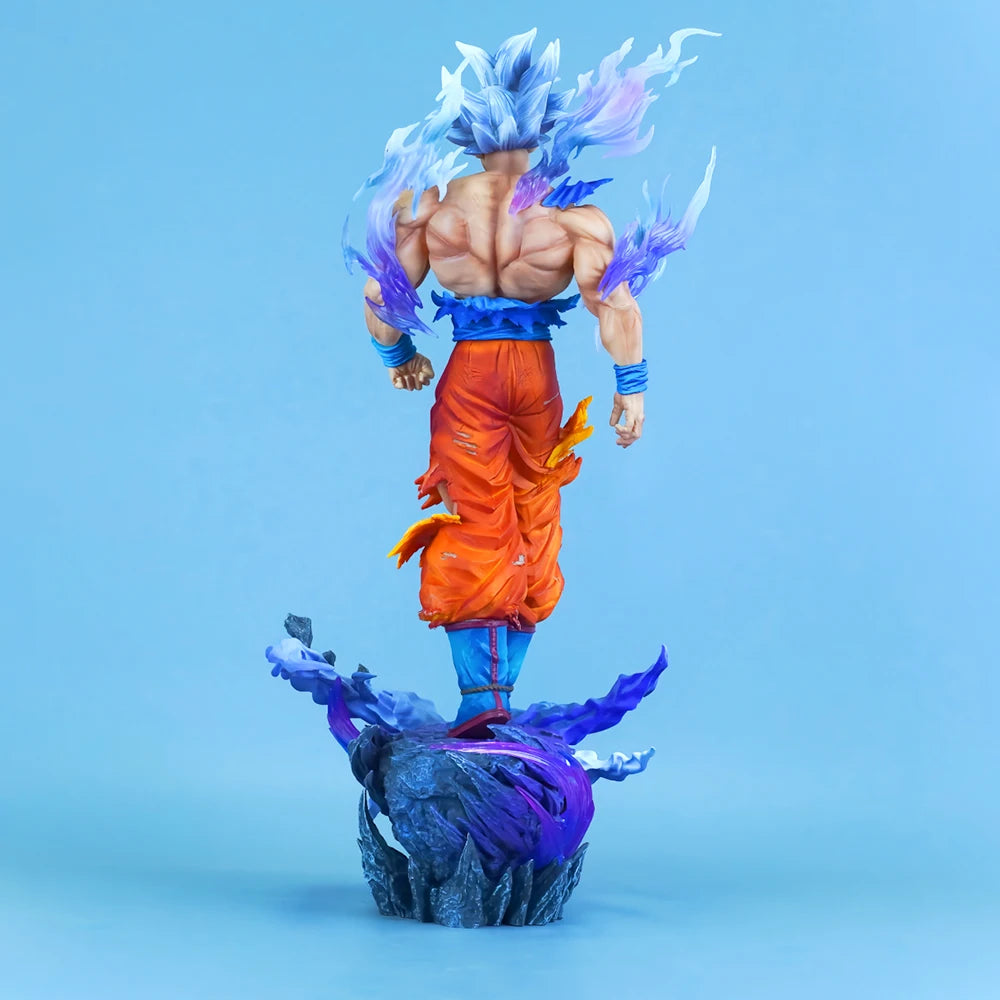 Figura Dragon Ball - Goku Ultra Instinct sobre base morada