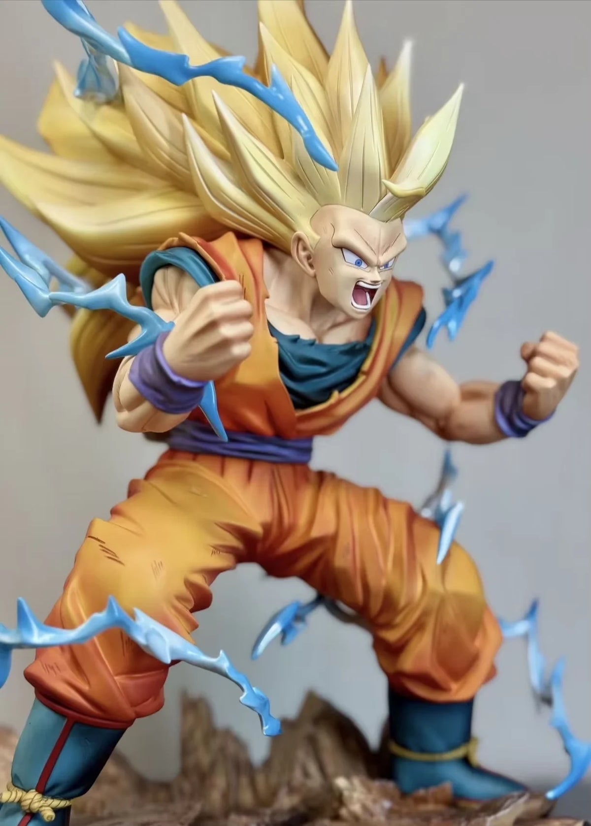Dragon Ball Figure - Goku Super Saiyan 3 Aanvallen