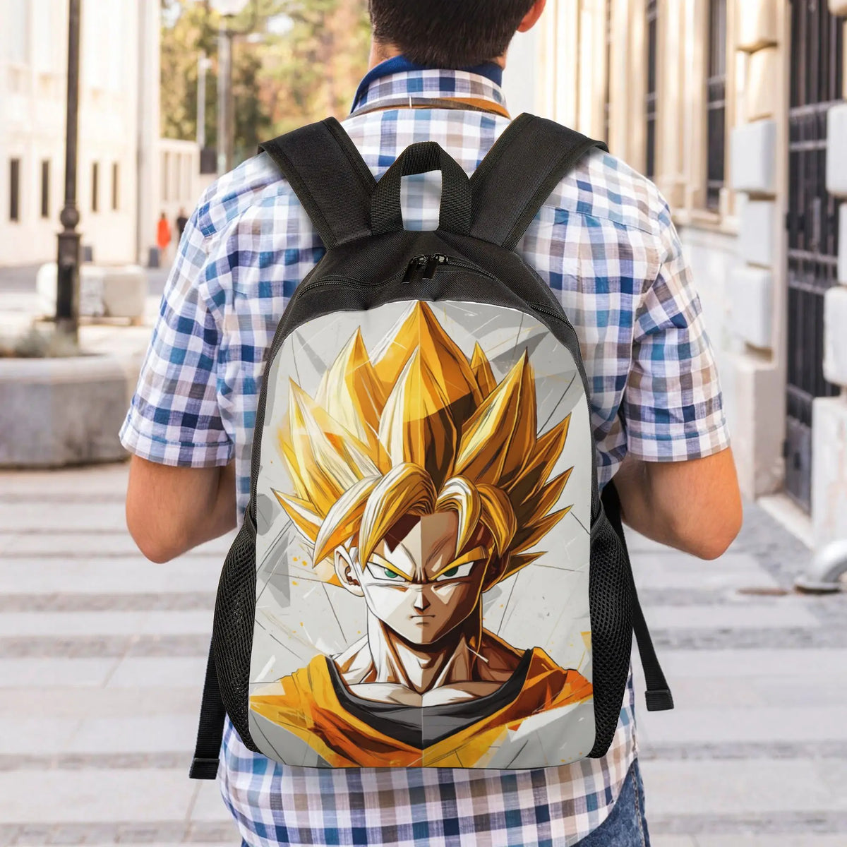 Sac à dos blanc et doré Dragon Ball - Goku Super Saiyan en portrait