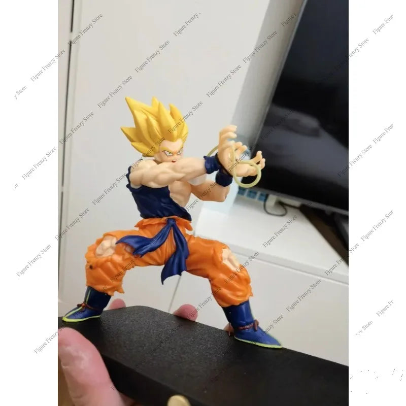 Lámpara figura Dragon Ball - Goku Super Saiyan y rayo Kamehameha