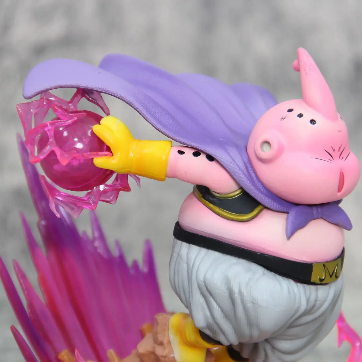 Statuetta Dragon Ball - Majin Buu e aura viola